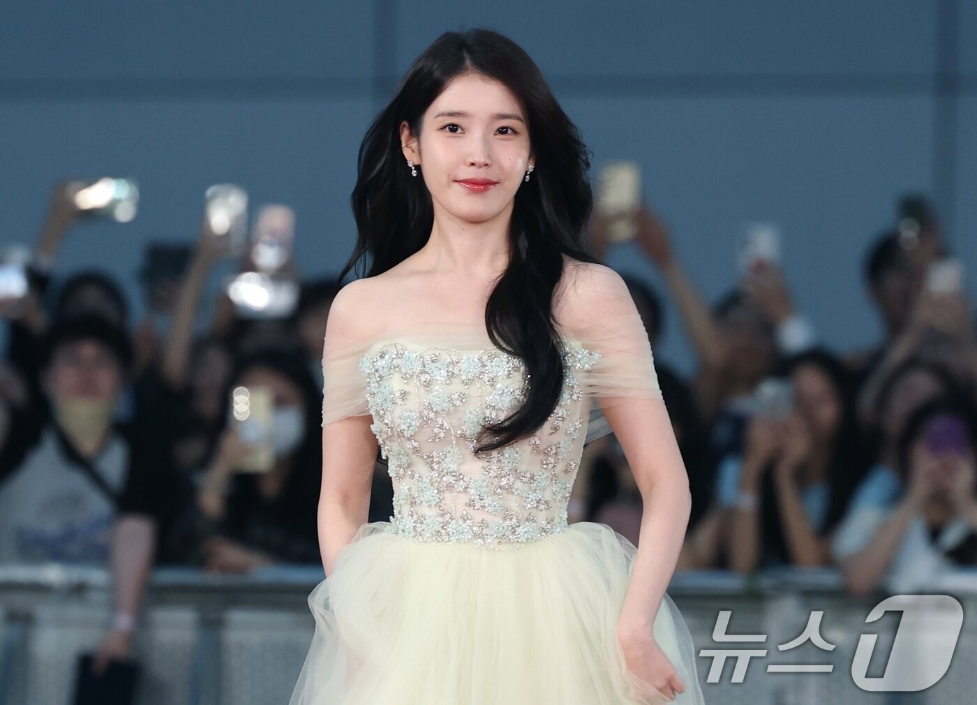 IU🐥IU青龙视后250718IU青龙电视剧大赏新闻图Part