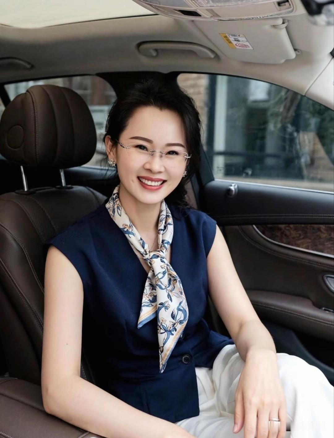 你认为属于你的幸福是什么属于我的幸福是我拥有三位年轻又有气质的母亲。她们分别是我