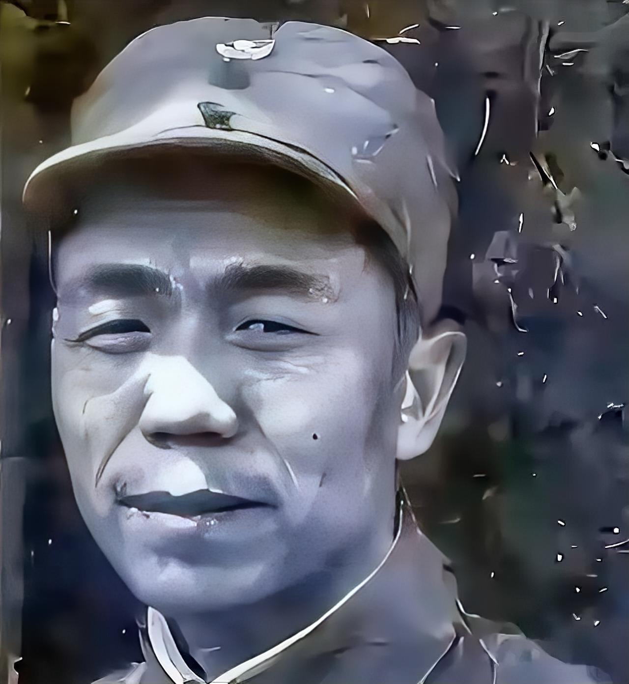 1965年，聂凤智将军在疗养院休养时，发现年轻的女护理员沉默寡言，少有笑容。有一