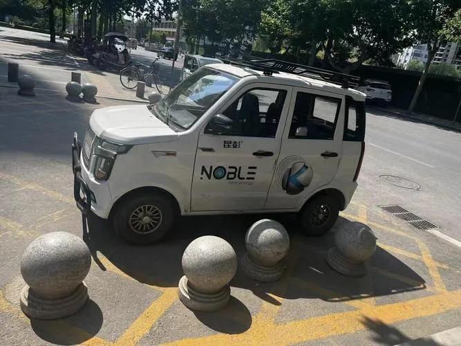 现在大家都在聊“老头乐”到底该不该严查，其实这事不能简单说禁还是放，核心是要一边