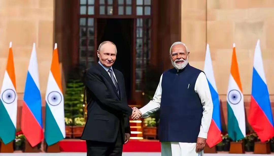 霍尔木兹海峡被封，俄罗斯卖给印度的石油从27美元一桶涨到116美元，足足翻了4倍