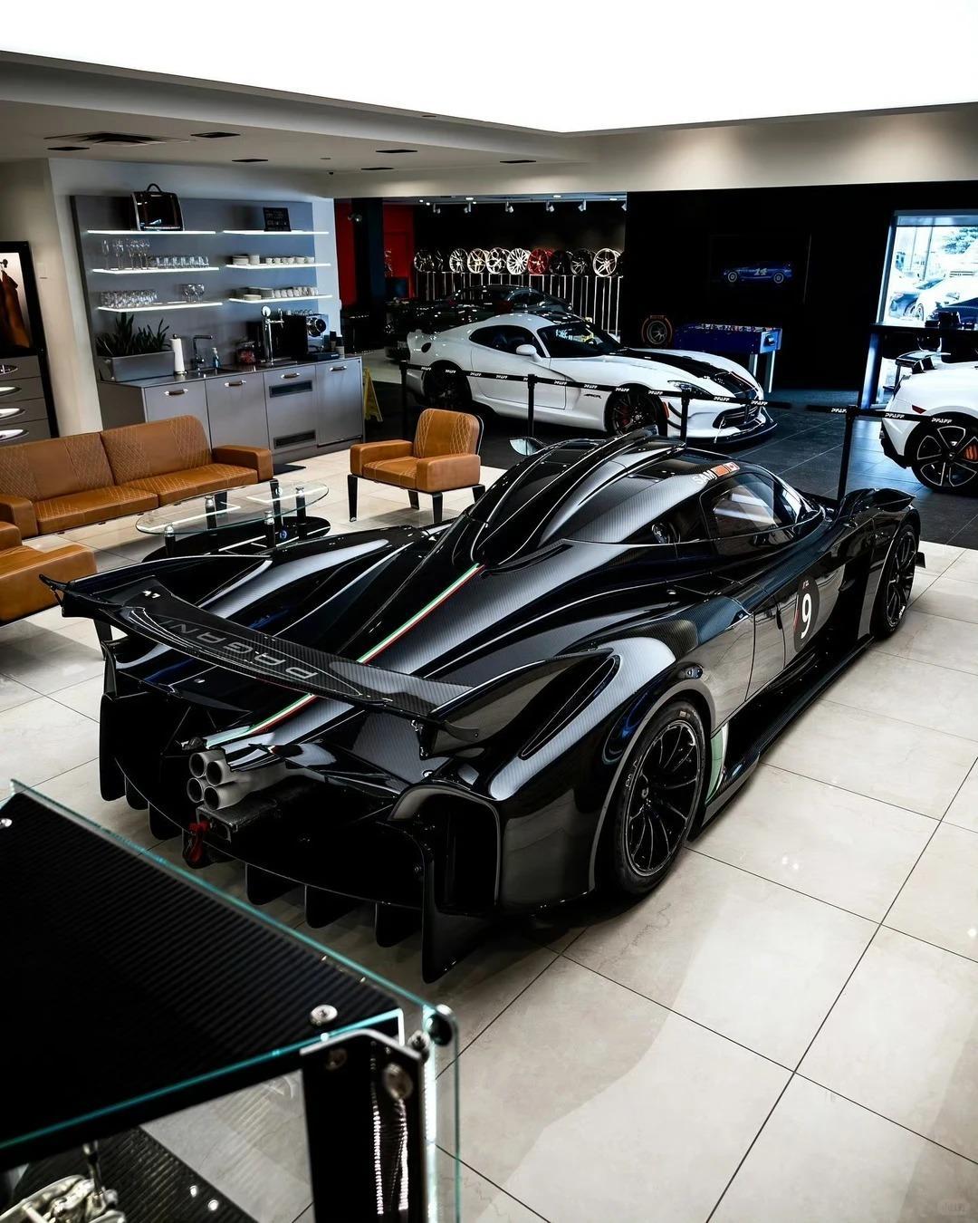 好车分享PaganiHuayraR，帕加尼的R系列真可谓是hyperca