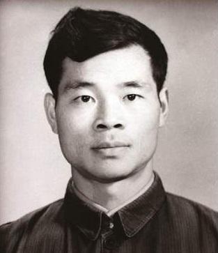 1982年6月16日，医生根据罗健夫的遗愿剖开了他的遗体，结果震惊发现，他全身都