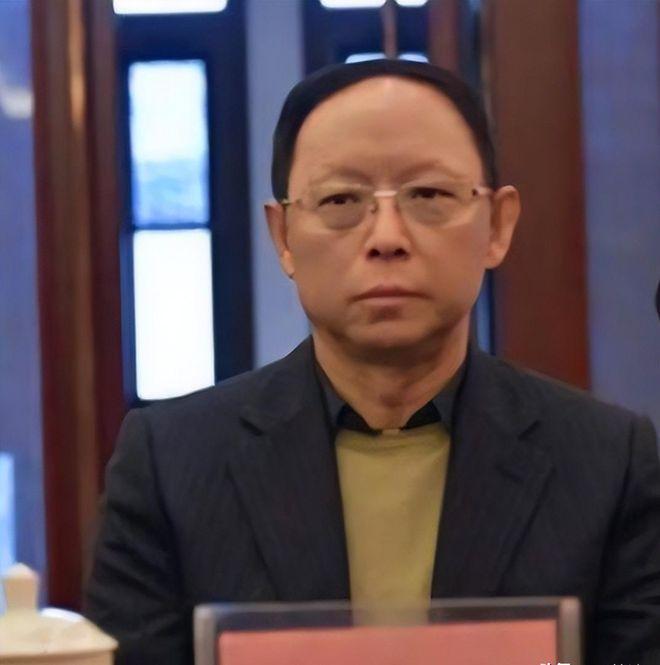 监管在哪？一家六口，五个持美国国籍、一人持有美国绿卡，常年住在美国波士顿，孩子读