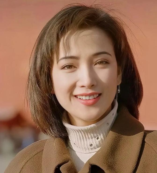 61岁的何晴因为癌症去世了，77岁的查尔斯三世发视频表示自己癌症好转，建议筛查。