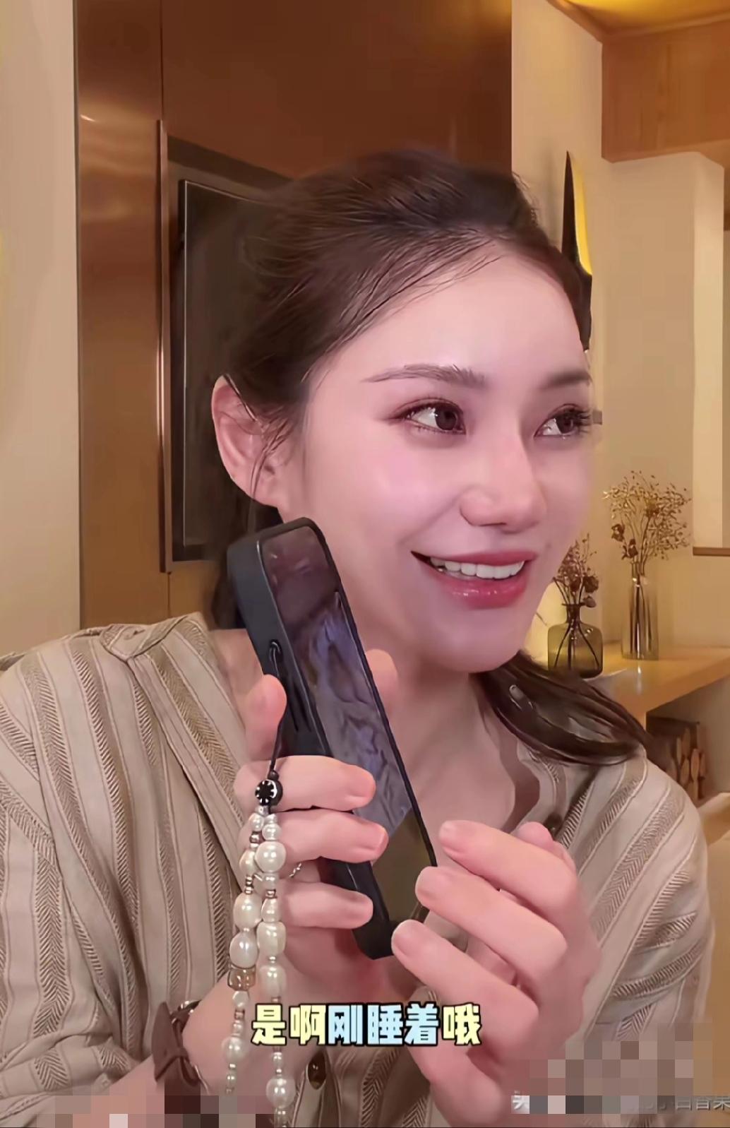 马筱梅经过几日短暂的停播休整，昨天已开播状态好到爆，全程笑容满面！昨天开播状