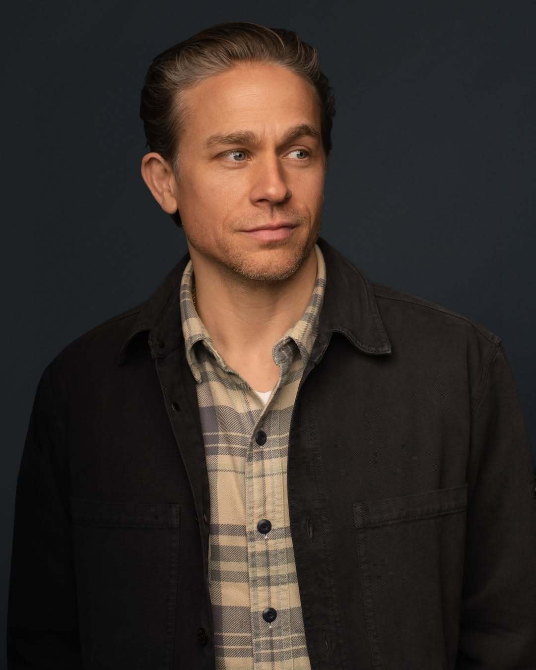 CharlieHunnam📸摄影:LukeFontana查理汉纳姆