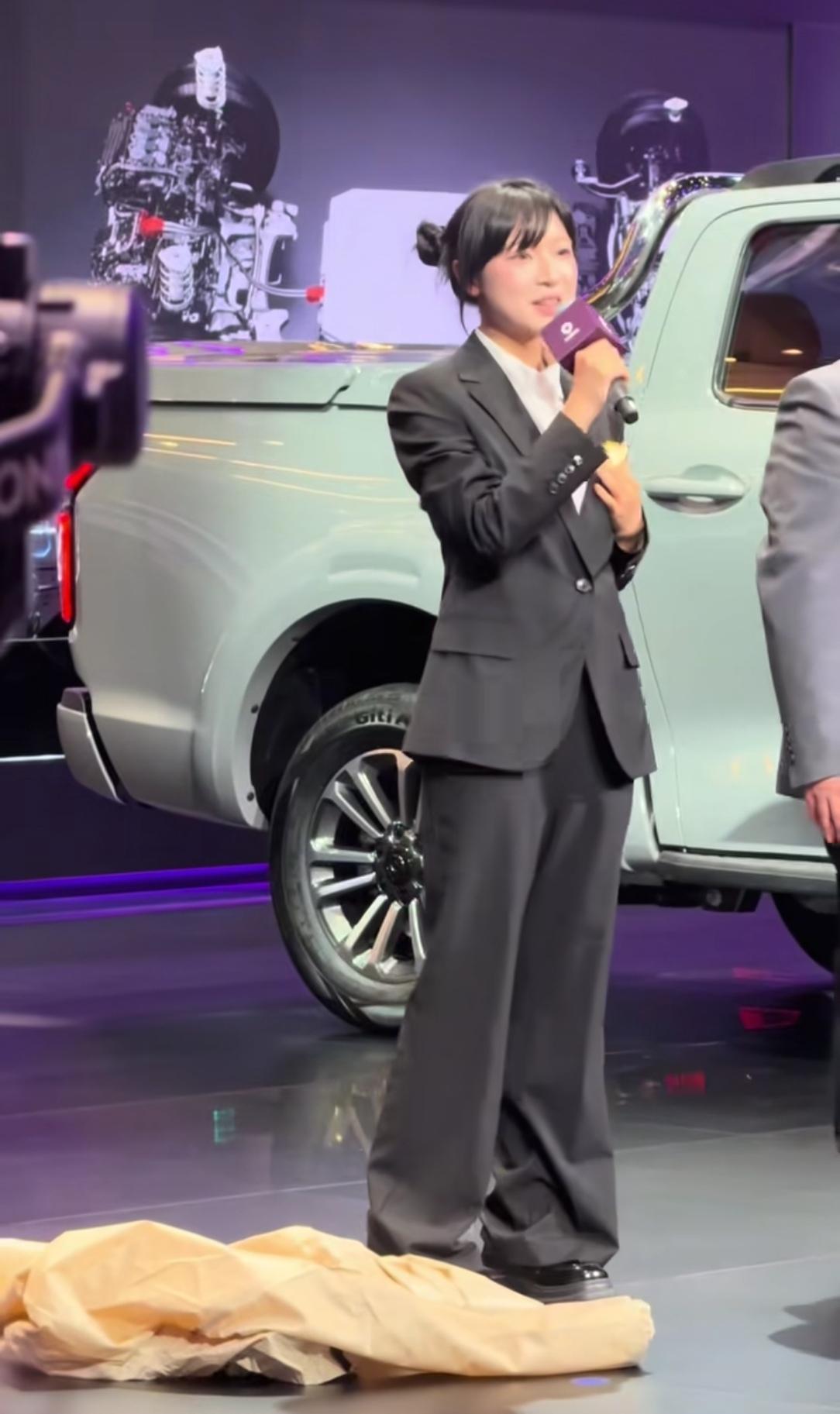 “谁买长城炮？”、“打10折，送0元优惠券！”这次车展，长城和所有的参展品牌