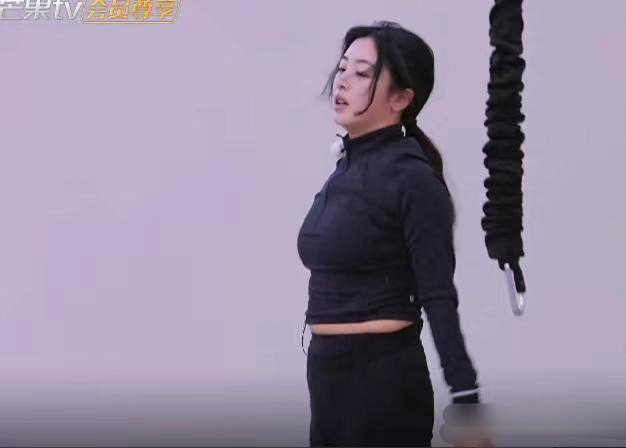 张含韵这个是彻底放弃身材管理了吗？