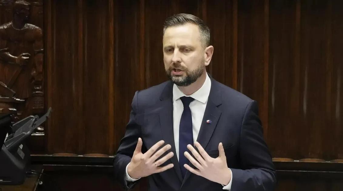 【昭然若揭】当地时间2025年11月24日，波兰国防部长卡米什表示：关于乌克兰