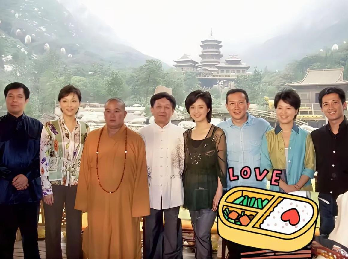 曾经与大和尚释永信合影的名人大咖有文艺圈的有影视圈的合影的人每个都喜笑颜开