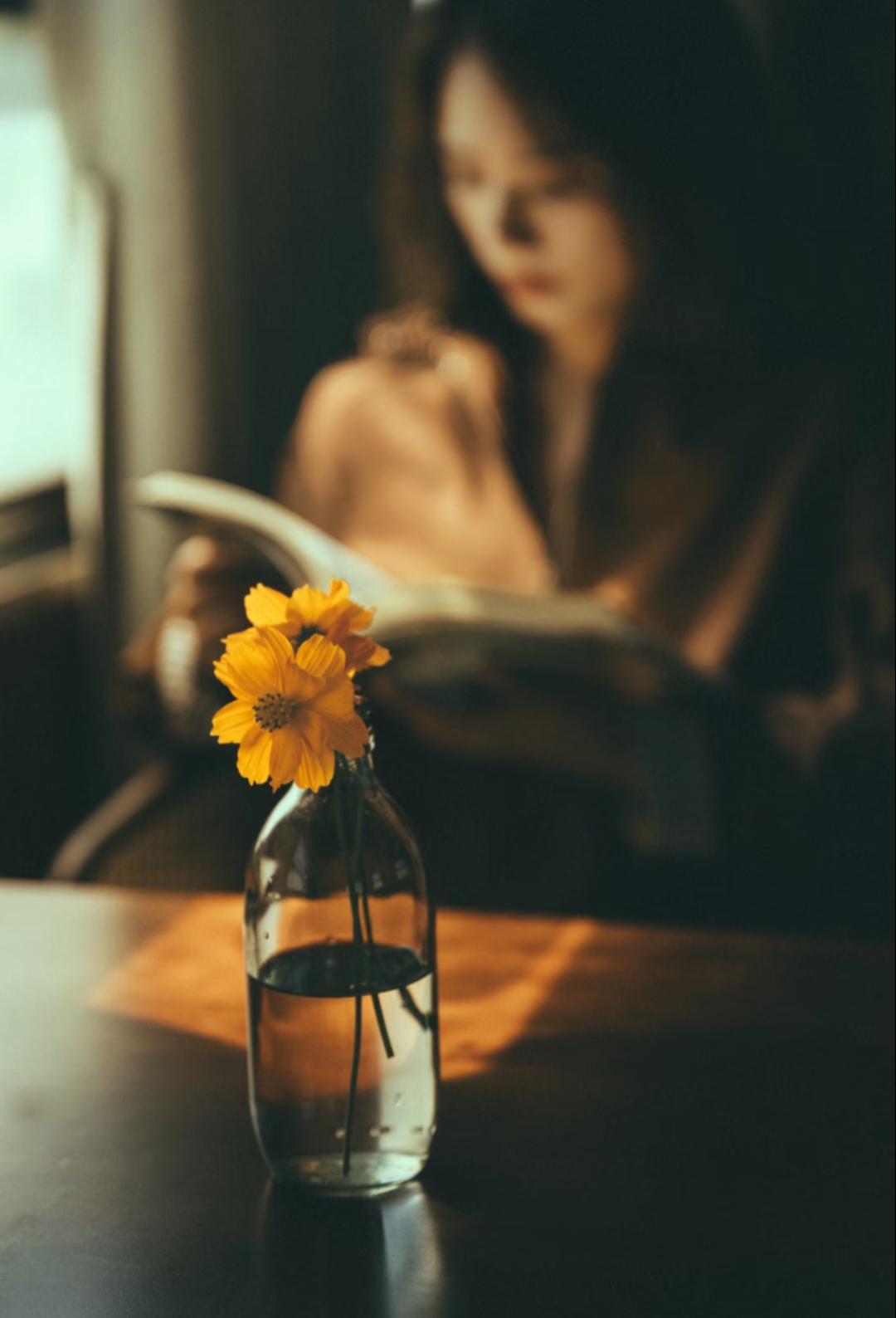 舅舅都55了，昨天在给我们讨论他想要离婚我们问他理由，都惊呆了:他说:如