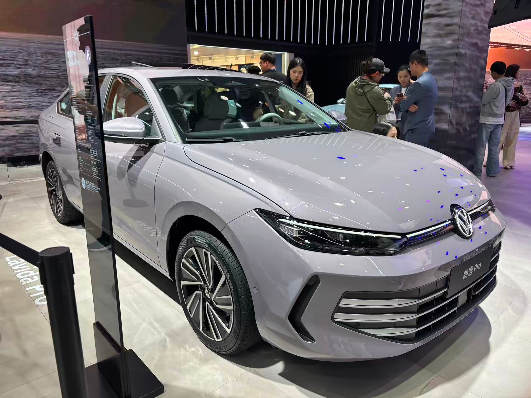 今年在广州车展的大众展台上，一些合资的智能化水平相比以前，可以说是飞升了。倒不是