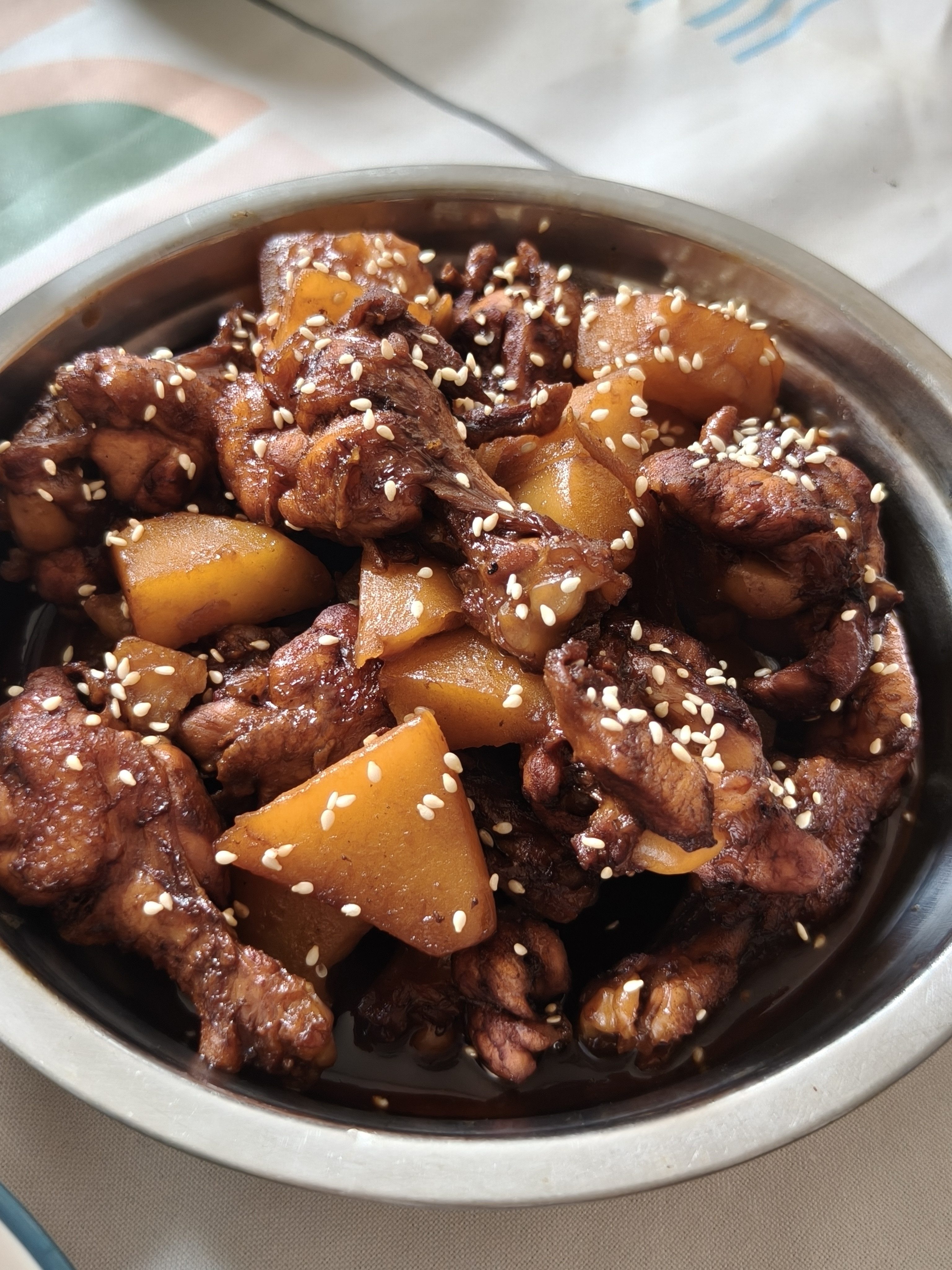 开饭🍚！大家中午吃的什么（最近做可乐炖土豆鸡翅吃的有点上瘾、、）