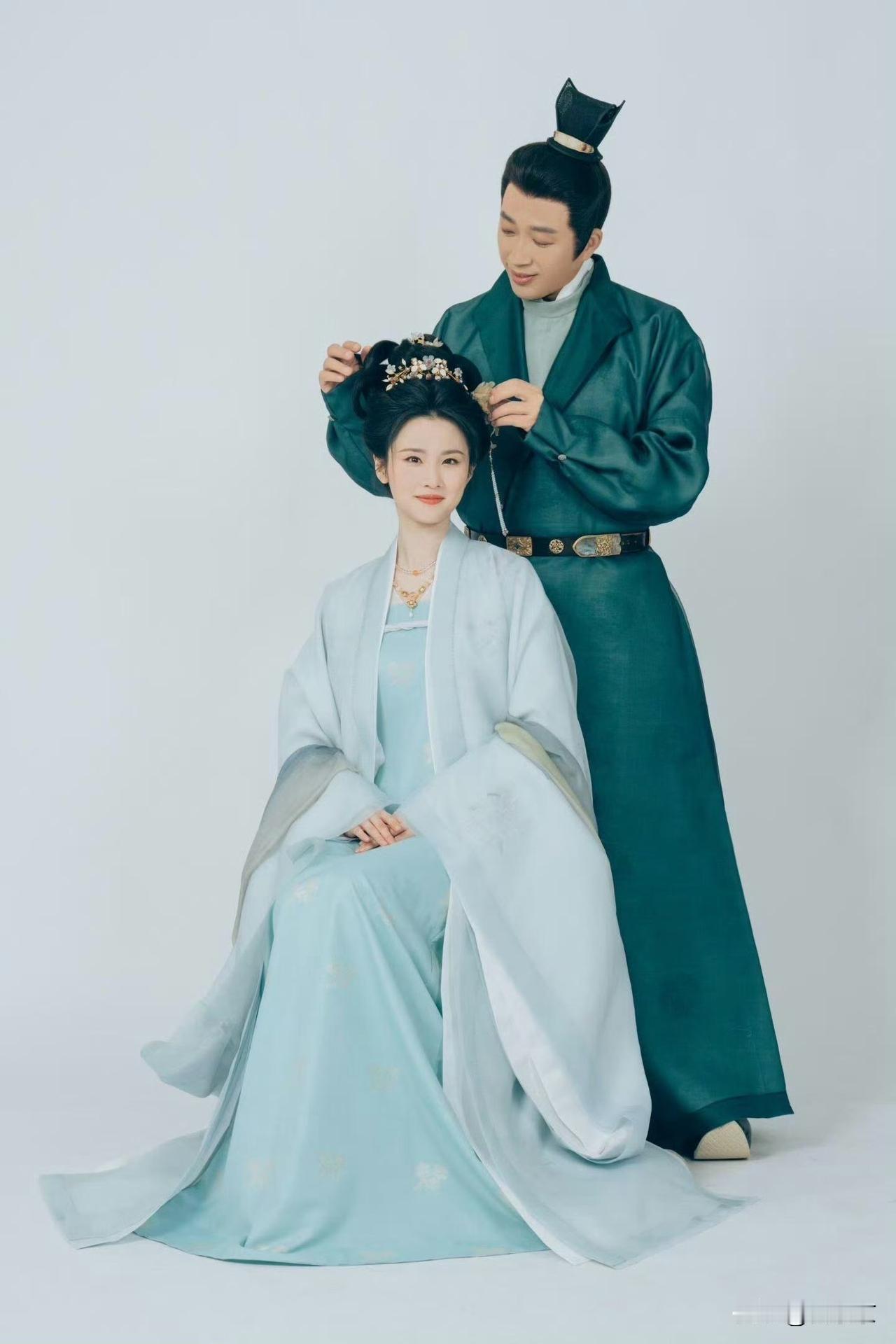 于正新剧给自己安排感情戏！搭档小15岁张慧雯，这算职场福利吧。于正的新操作真