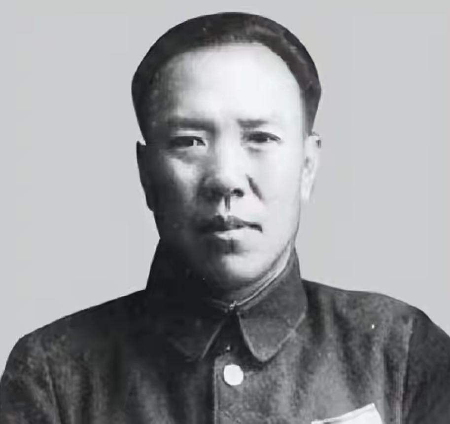 全军唯一特例？抗日名将率十万大军起义立功，为何依旧被送入功德林当战犯？主要信