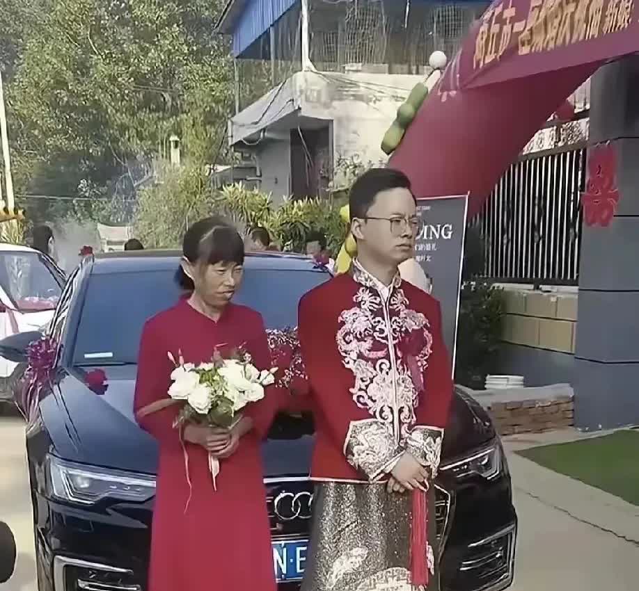 太尴尬了！河南商丘，有一名男子结婚，因为男方的家庭经济情况一般，所以，婚前跟女方