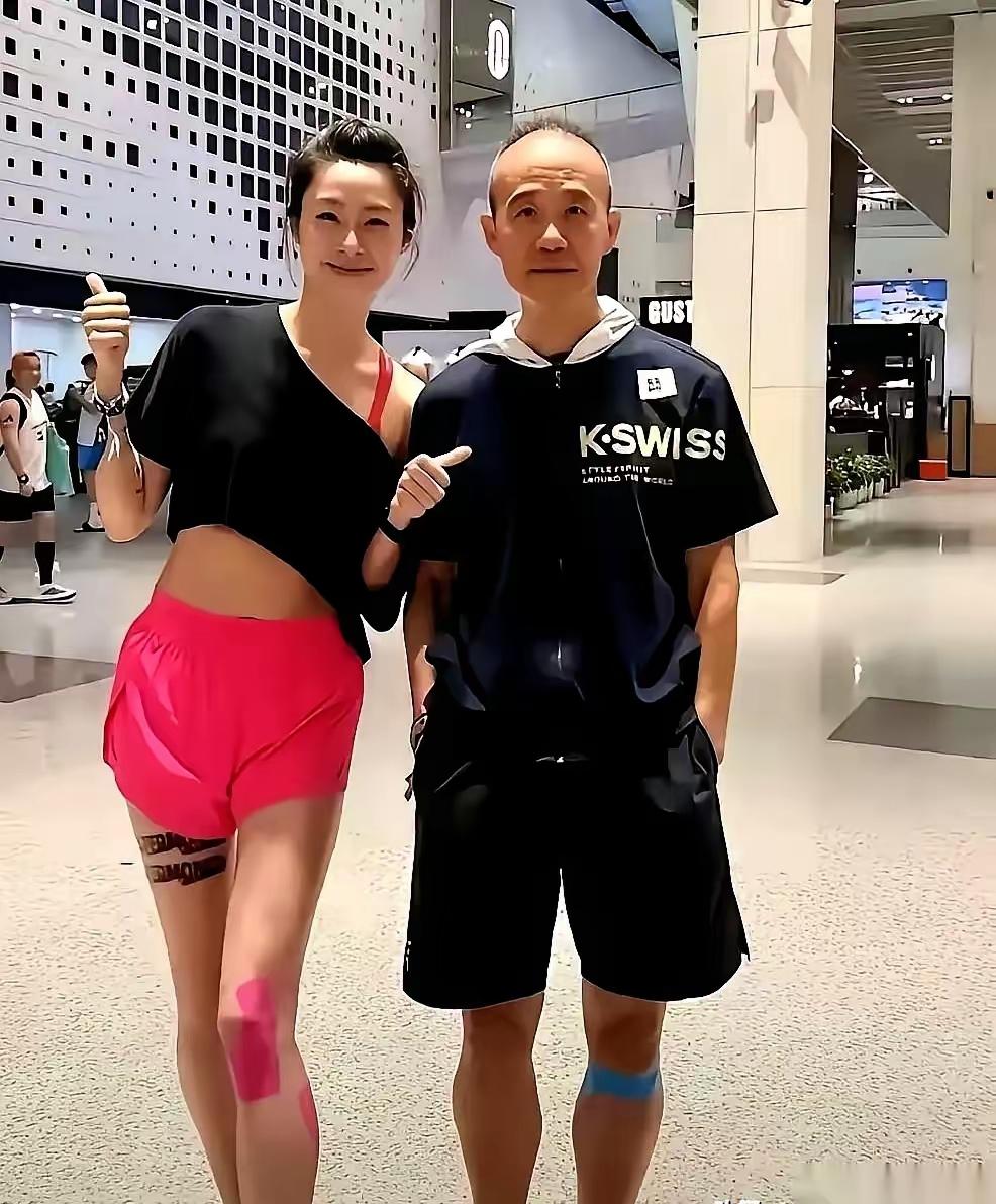 田朴珺这么漂亮，王石为了撑得起画面感的般配，他努力健身，把状态保持到敢爱最好