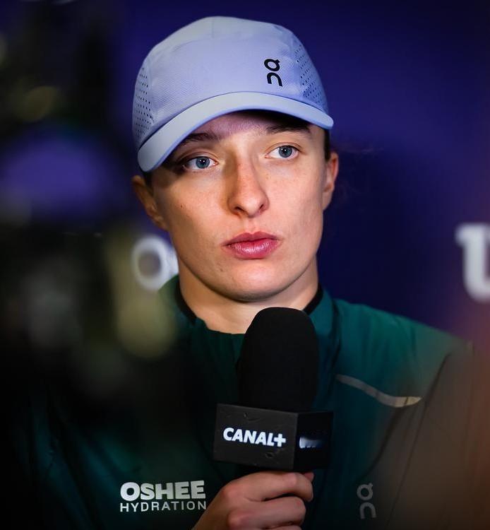 斯瓦泰克职业生涯首次连续两场被对手翻盘逆转，赛后她也找不到理由…个人觉得，从中