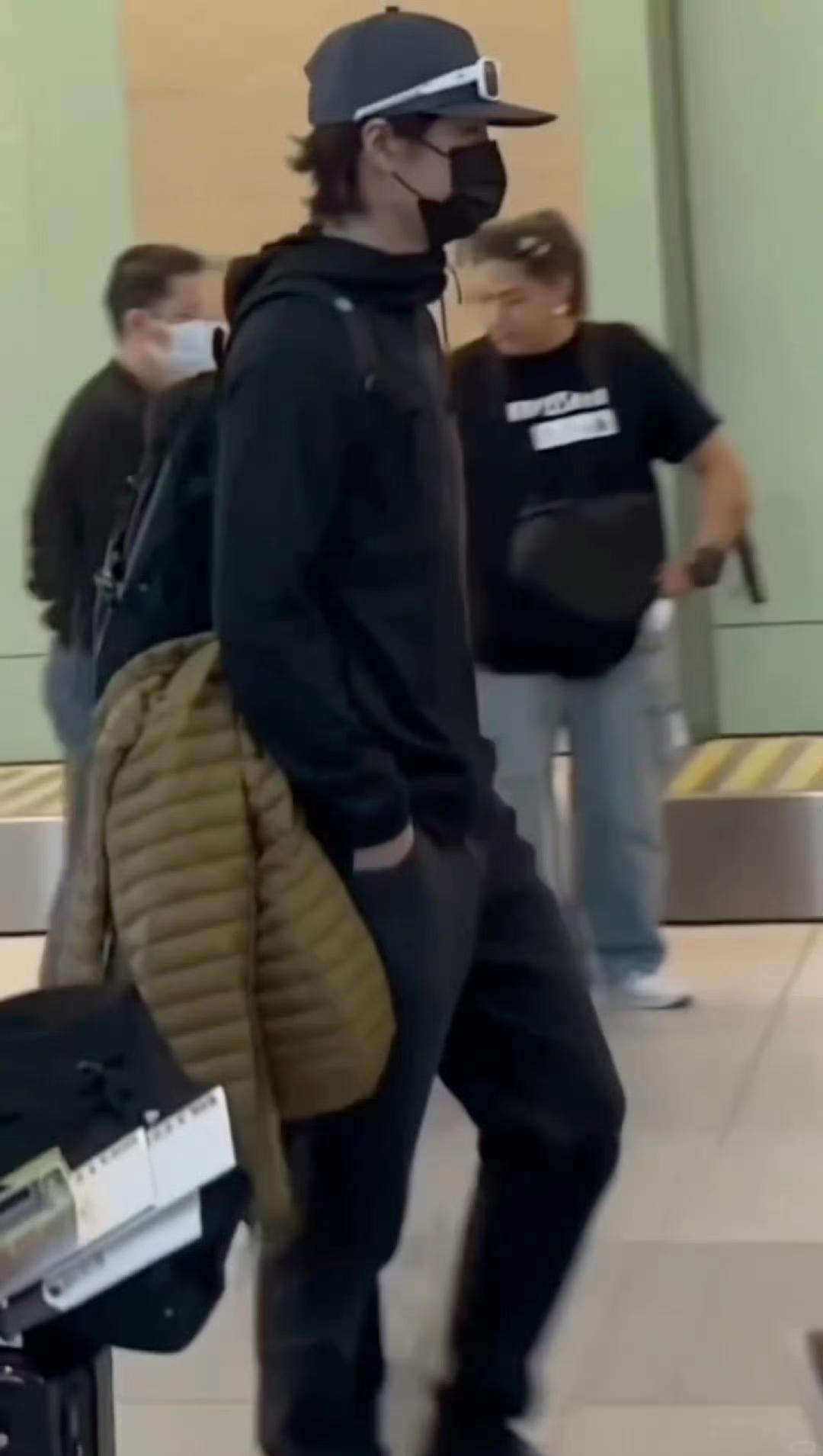 天生自带bgm的男人，bking从来不是装出来的，而是骨子里自然散发出来的气场。