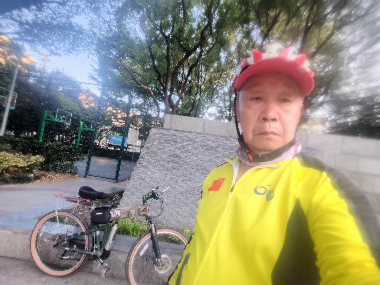重阳小吟——和顿扬自若…九九艳阳风清扬，丙午重阳登高望；霜
