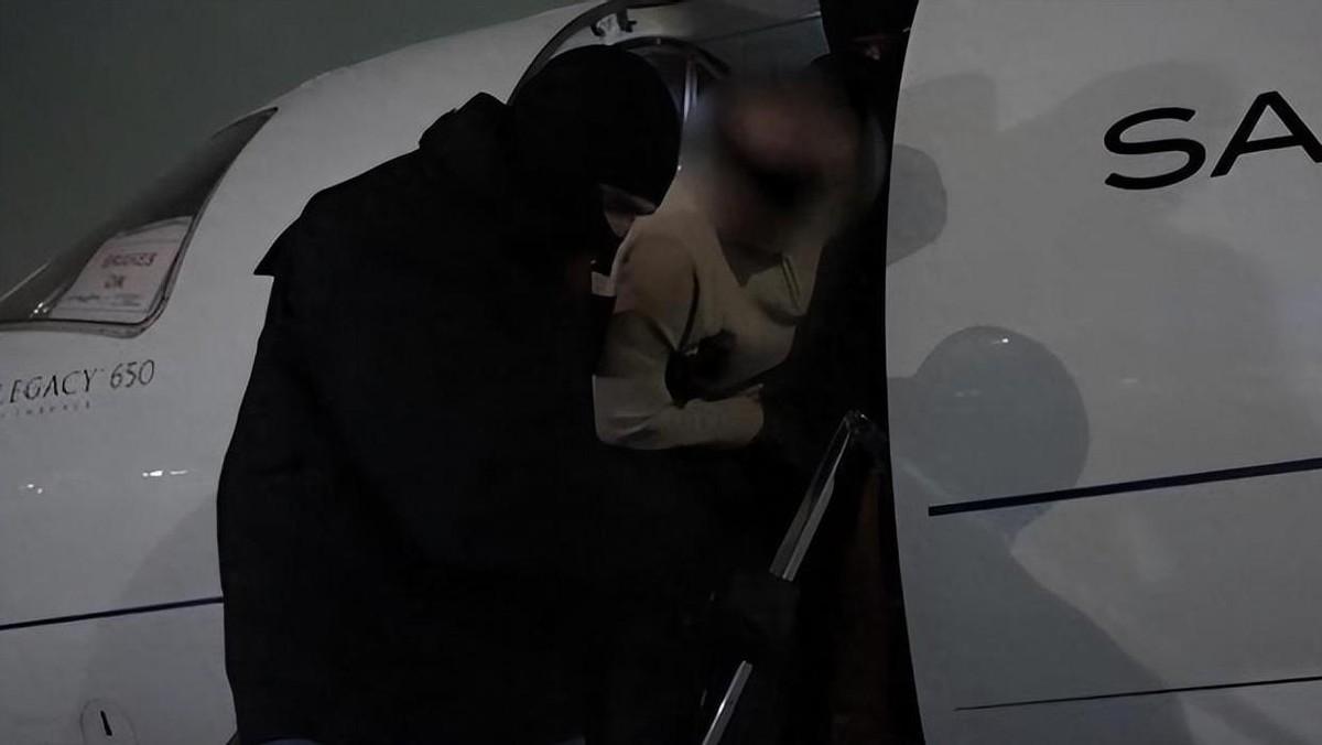 俄中将遇刺24小时内，66岁老杀手迪拜落网，普京复仇从不隔夜俄中将楼内遭遇枪击