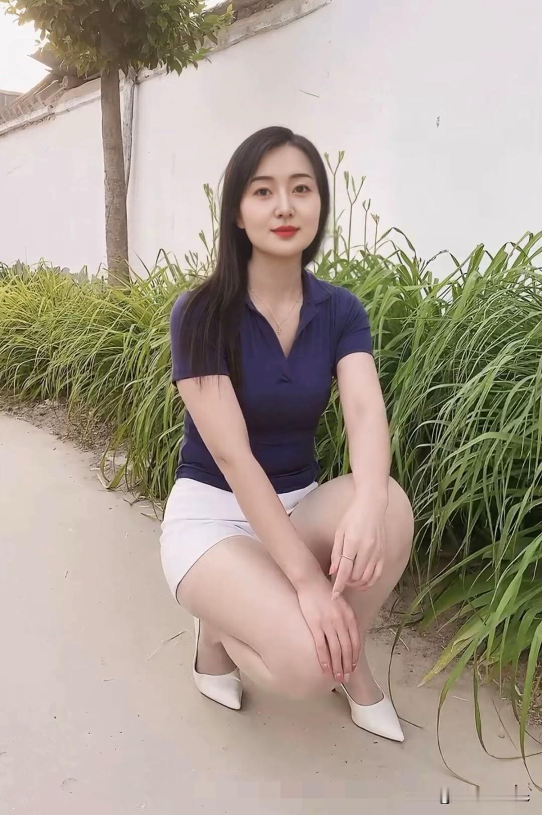 这么热的天，大清早就汗流浃背夏天天热闷热喘不上气
