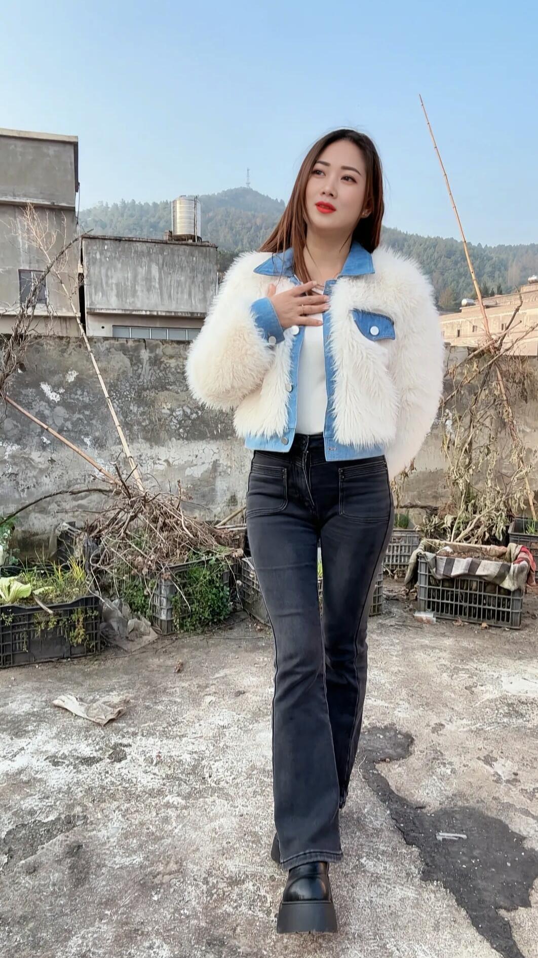 低调是为了平衡别人的心态，高调是为了赢得平等的尊重