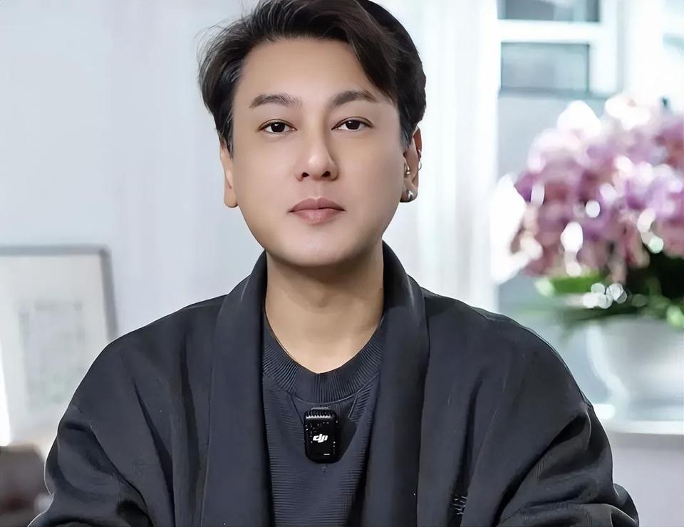 快来看反面教材！朱孝天给大家上了一课：什么叫又当又立。既要吃F4情怀的红利，