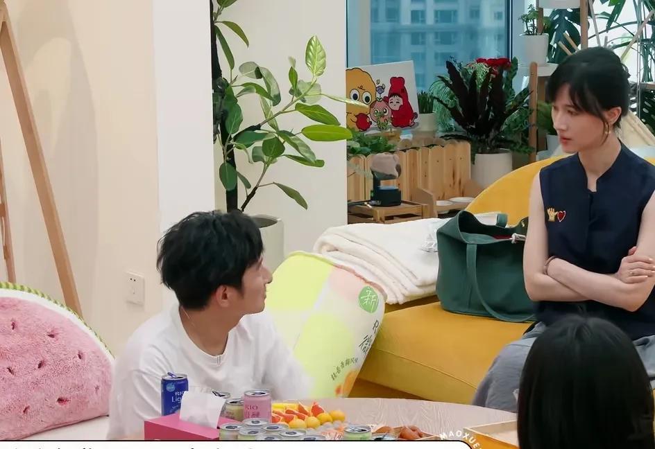 李维嘉对papi酱说：“我觉得你录不了真人秀。”papi酱：“我不录真人秀，我觉
