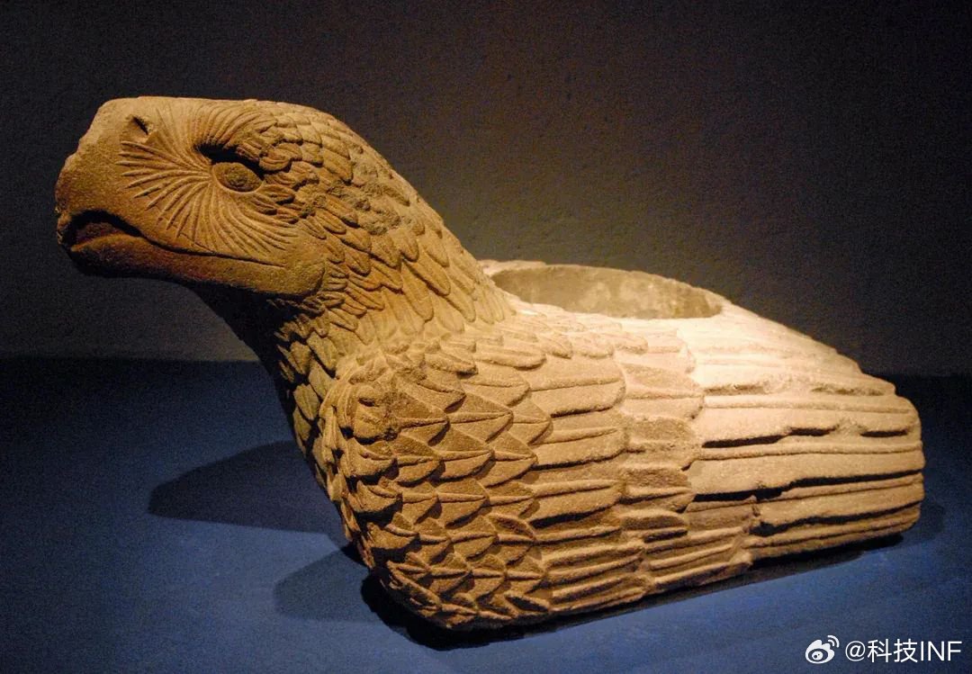 公元14世纪，阿兹特克鹰形Cuauhxicalli，用于盛放人类祭祀受害者心脏…