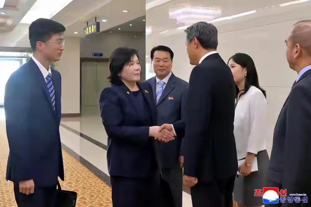 朝鲜外相与中国货机“罕见”同日降落平壤朝鲜外相崔善姬在9月30号结束了为期四天