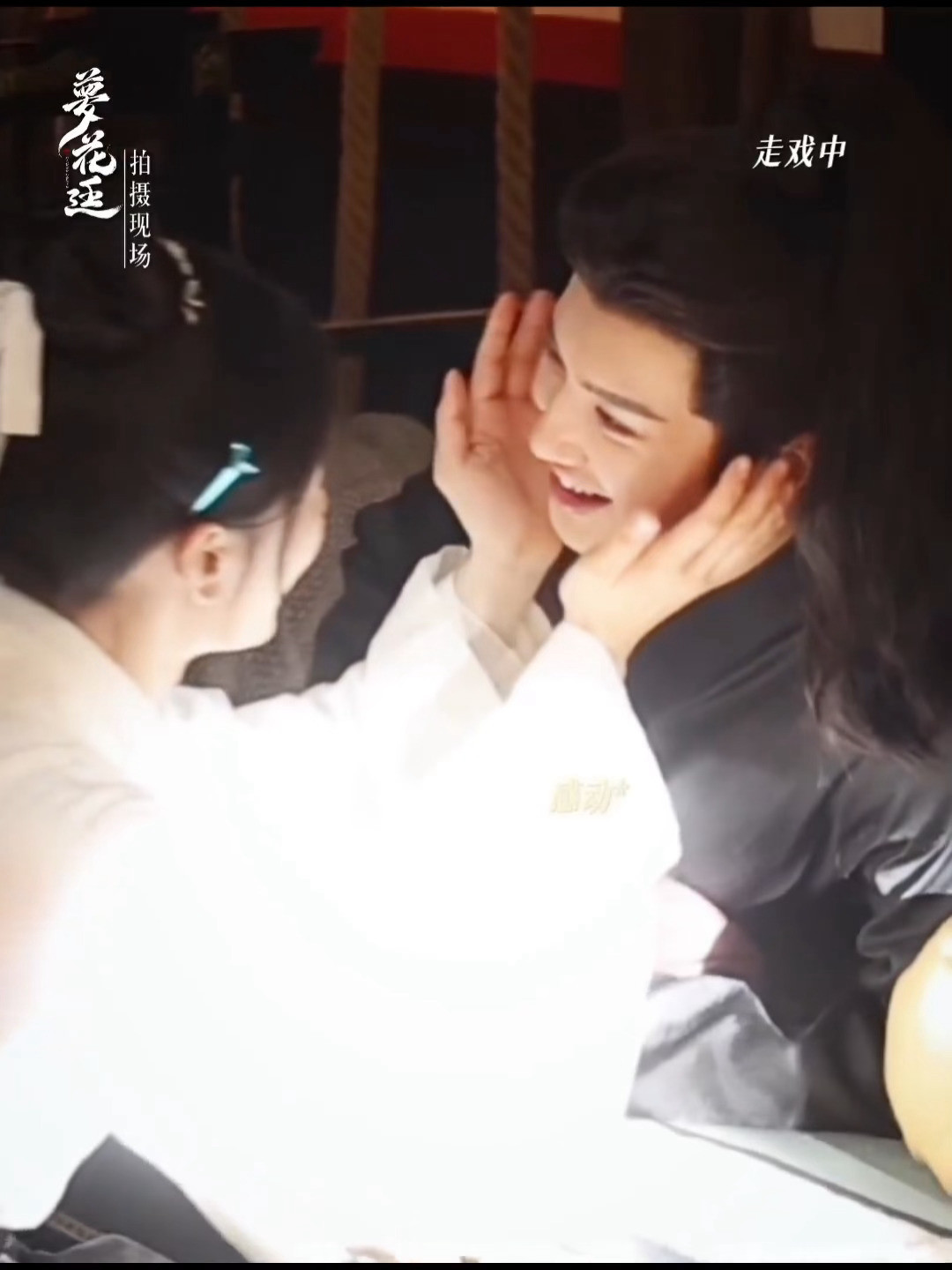 我们远仪平时就是两个人互相捏脸来着🥰🥺陈哲远张婧仪互相捏脸