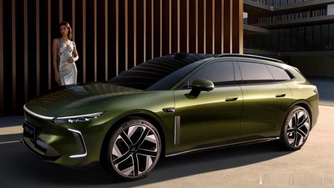 星途ES7GT官图来了！A柱之后都不错，非常漂亮简约的D柱设计！A柱之前就。。