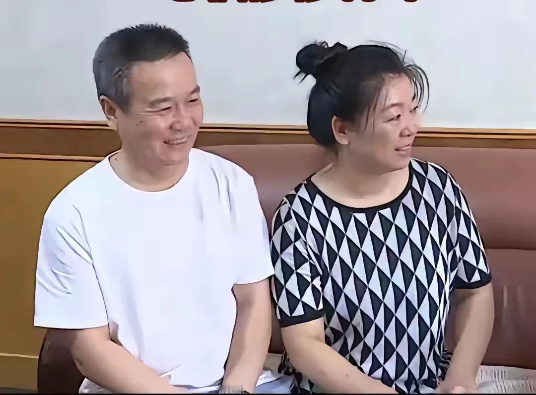 我们认为莎莎不是象父母親，更是父母亲是素质教育素养很高的有文化的人，莎莎父母亲都