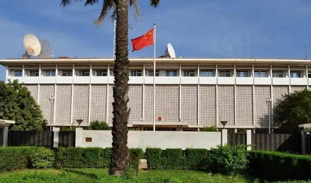 波兰为何突然插手南海，中方为何只点名回应这一国？9月17日，中国驻菲律宾使馆回