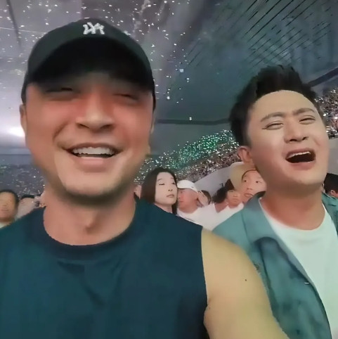 尼格买提、杨帆等央视主持人参加岳云鹏演唱会就是违规行为！理由如下：一、岳云鹏的
