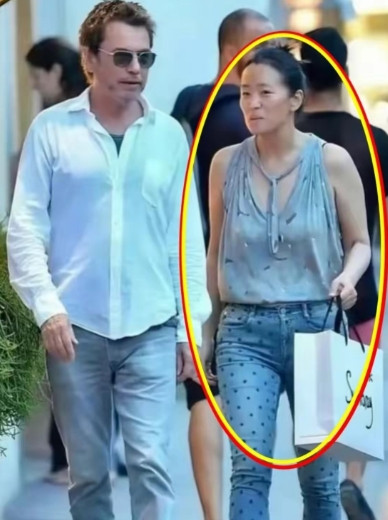 看到巩俐的这个照片给我的感觉不在于她漂不漂亮也不在于她有没有气质，而是在于她