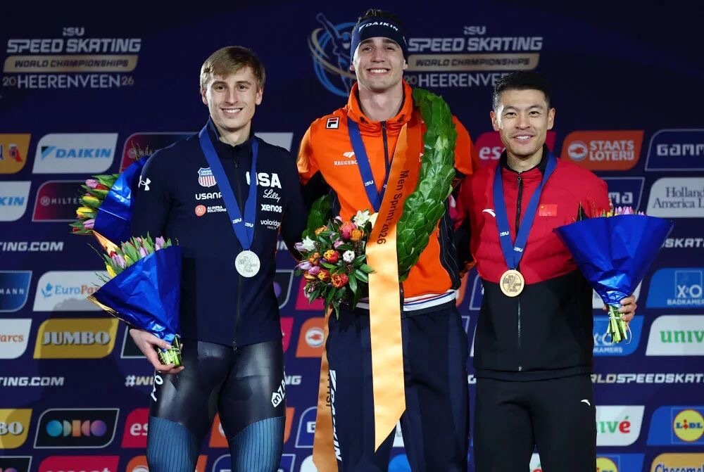 宁忠岩回应世锦赛摘铜宁忠岩结束速度滑冰世锦赛征程后在社交媒体上发文，信心满满，