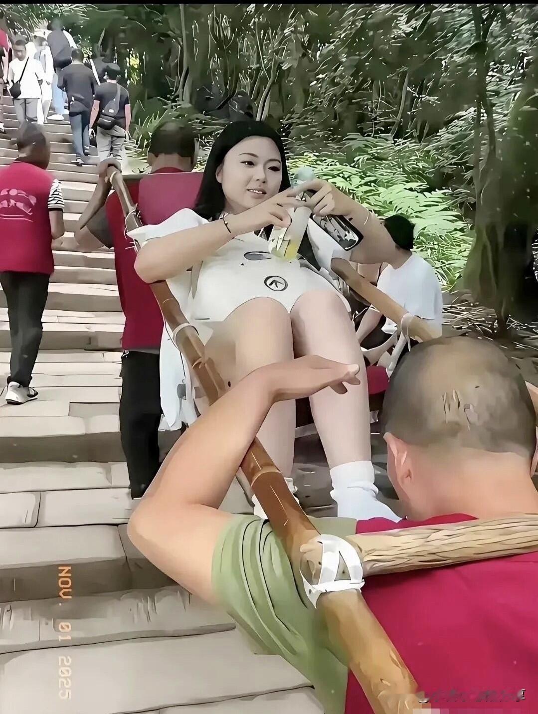 现在的女孩子怎么那么懒，看长相长的还比较好看，皮肤也白嫩水灵的，怎么去游玩都懒得