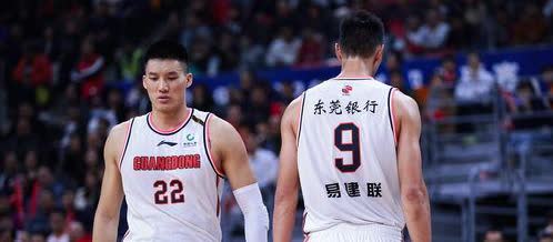 曾繁日终于回老家了！可怜的阿日，本赛季开赛时，竟然是无人问津的一个球员，基本