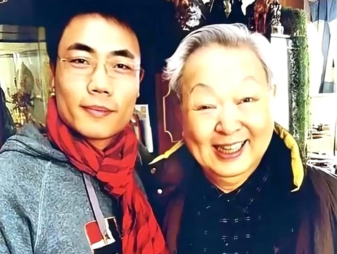 这条消息戳人沉默：唐杰忠，那个曾九次登春晚的老艺术家，晚年丧子，85岁确诊癌症离