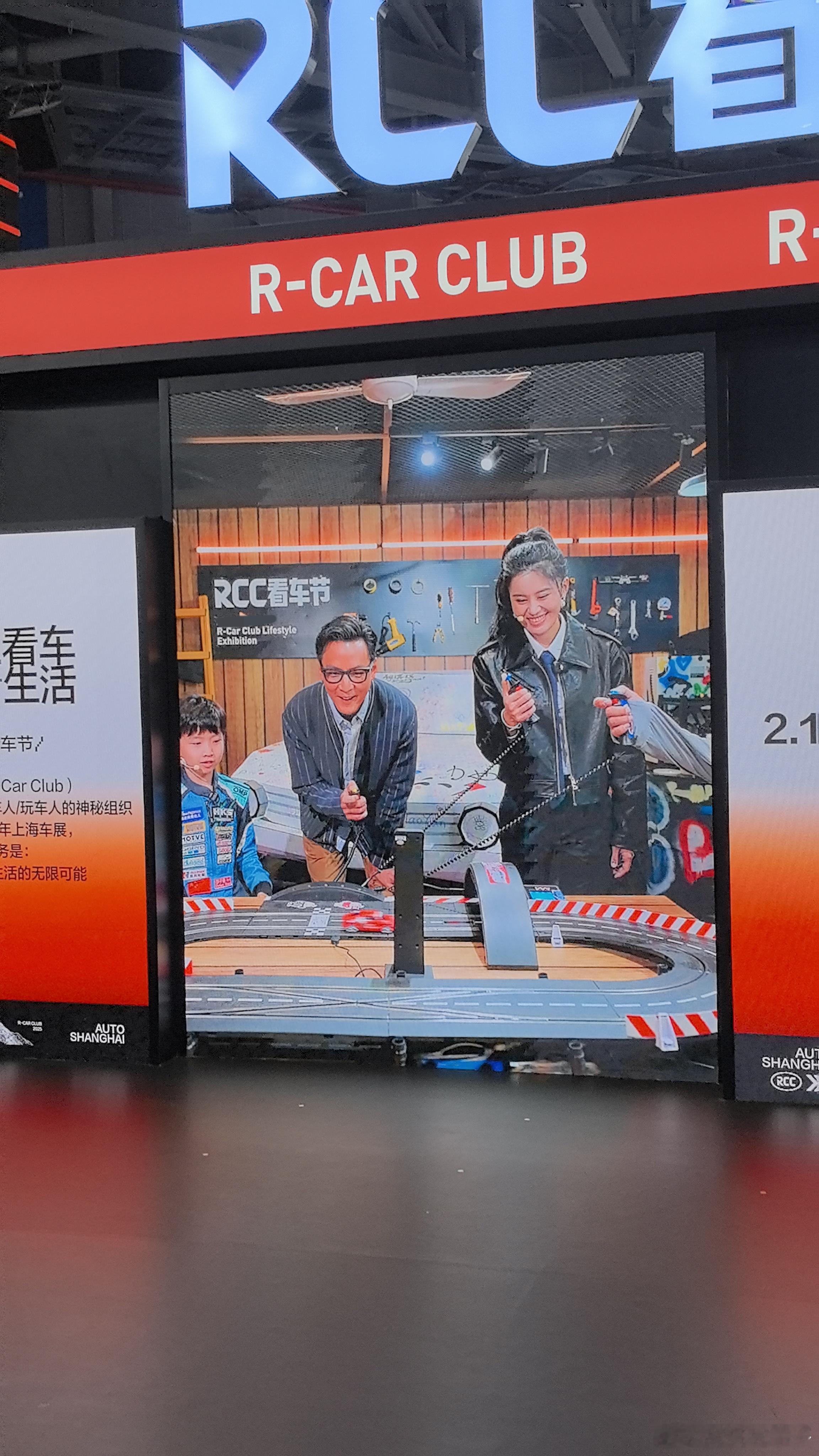不是说男人花期短吗是谁今天在上海车展见到了吴彦祖我不说🙊，但是可以给大家看看?