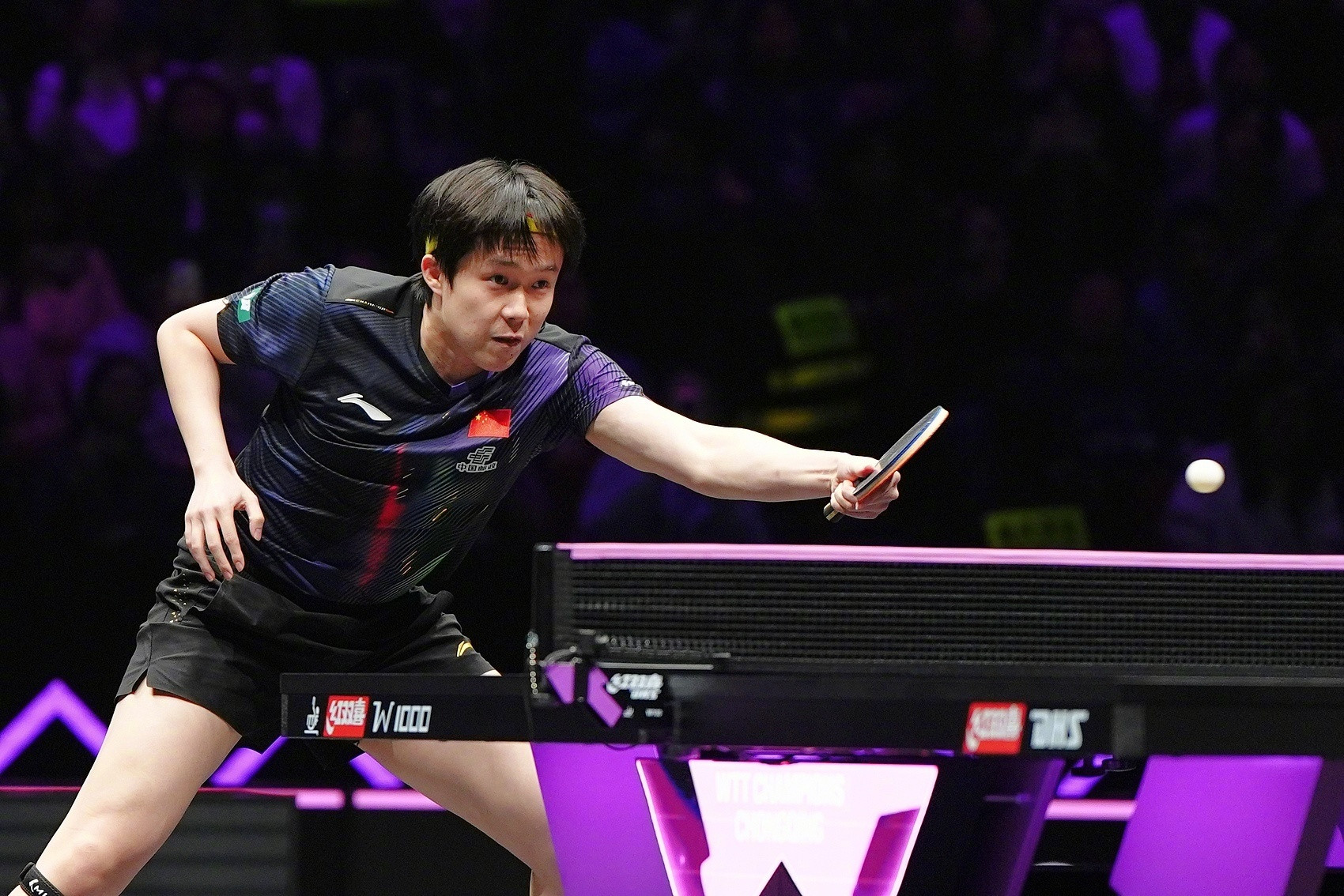 【王楚钦奖金62万元人民币】据直播吧报道：国际乒联单打世界杯决赛，王楚钦4-3击