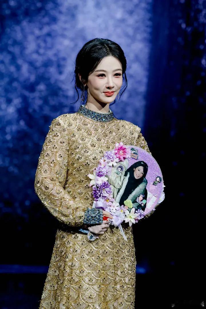 迪丽热巴杨紫像双胞胎