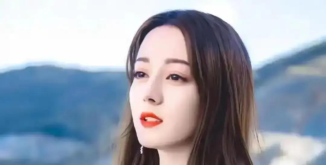 62%顶流只签2年迪丽热巴、杨幂、王一博的合约都在缩水，最长不超24个月。