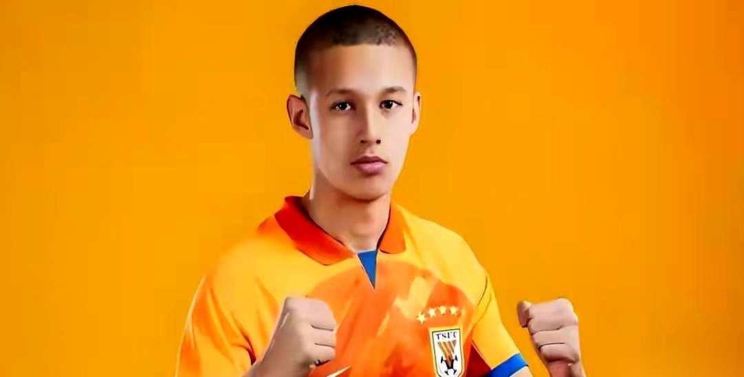 国足U23把亚运会铜牌挂到脖子上的时候，依木兰和李昊确实踢出了让人眼前一亮的势头。紧接着，网上就有人
