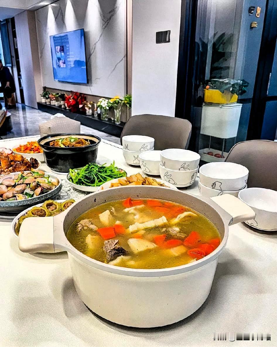 广东人吃饭少了它？那这顿饭等于白吃！喝一口就懂了！闺蜜从北方来广东