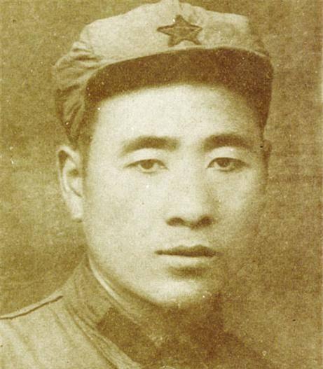 三战四平，没有打下，损失19000人。当时，火车站广场挤满了担架，在慰问