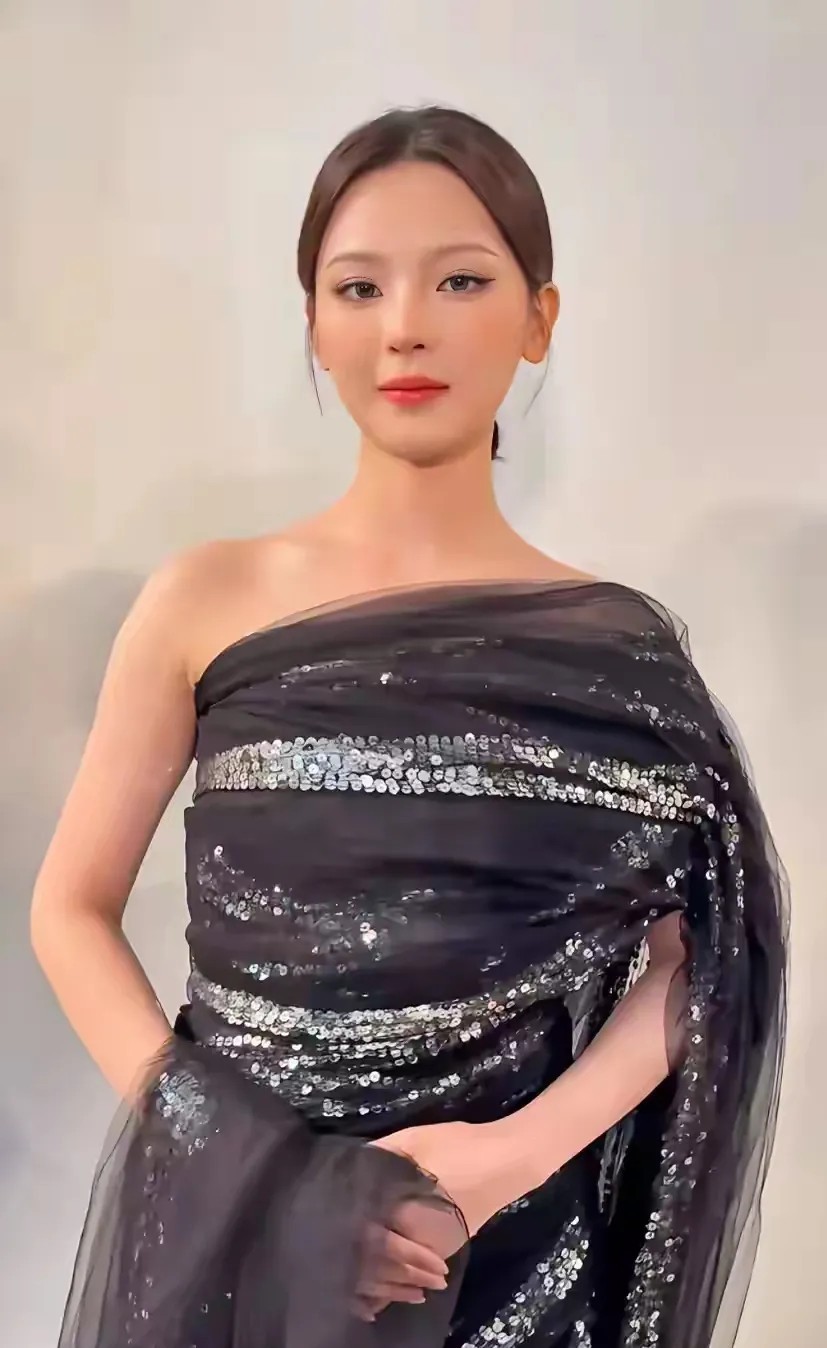 杨超越变老我不奇怪她年轻也确实很正常但是真是没想到，杨超越的这个造型，给人感